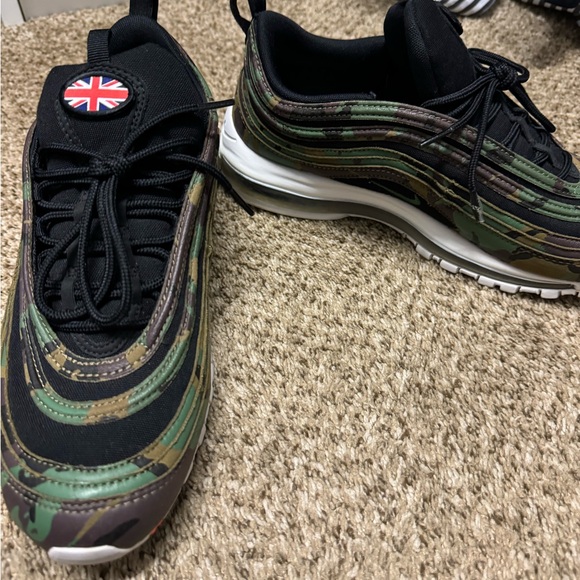 Nike Air Max - Picture 2 of 5